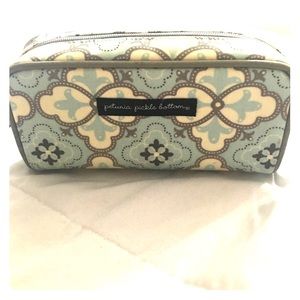 Powder room bag